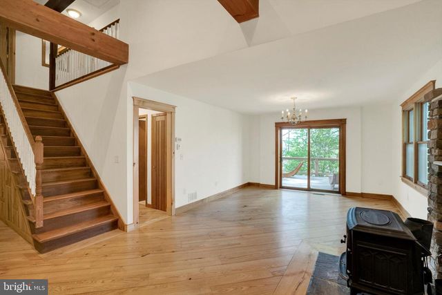 1694 SPRING VALLEY RD, Bethlehem, PA 18015