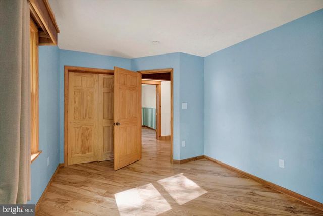 1694 SPRING VALLEY RD, Bethlehem, PA 18015