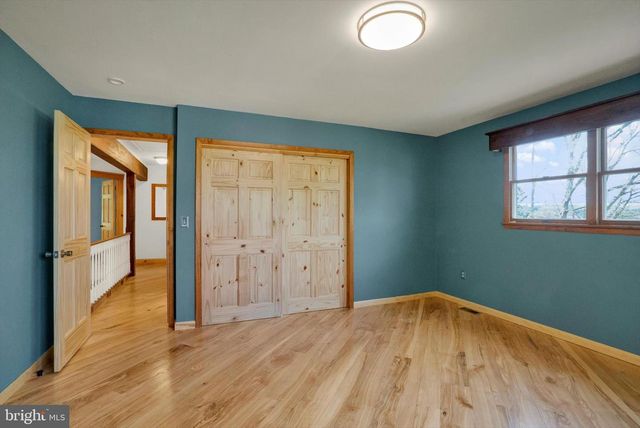 1694 SPRING VALLEY RD, Bethlehem, PA 18015
