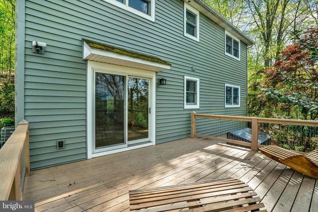 1694 SPRING VALLEY RD, Bethlehem, PA 18015