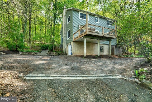 1694 SPRING VALLEY RD, Bethlehem, PA 18015