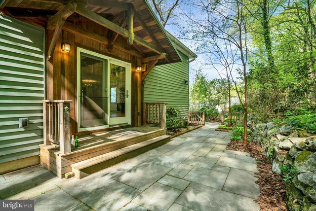 1694 SPRING VALLEY RD, Bethlehem, PA 18015