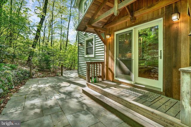 1694 SPRING VALLEY RD, Bethlehem, PA 18015