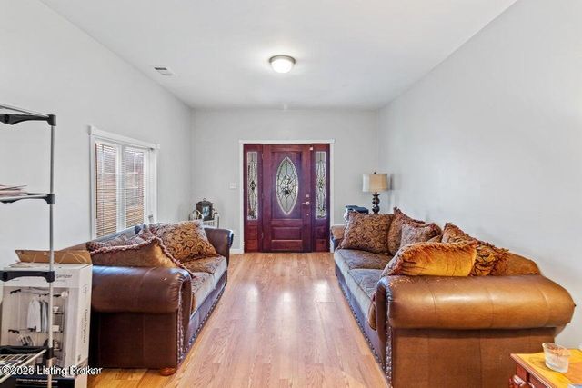 4114 Bank St, Louisville, KY 40212