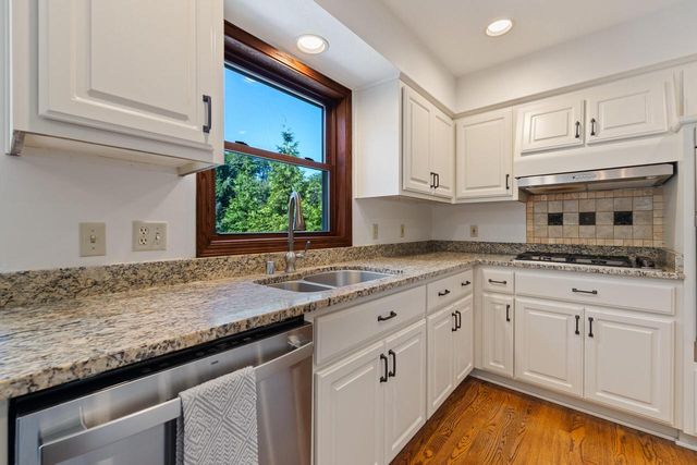 7123 W Lantern LANE, Mequon, WI 53092