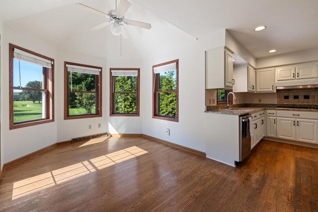 7123 W Lantern LANE, Mequon, WI 53092