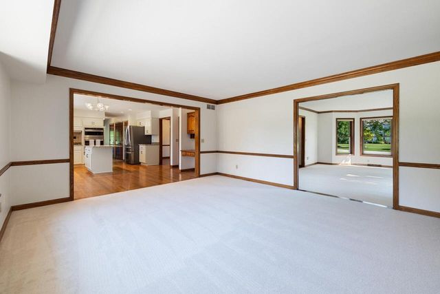 7123 W Lantern LANE, Mequon, WI 53092