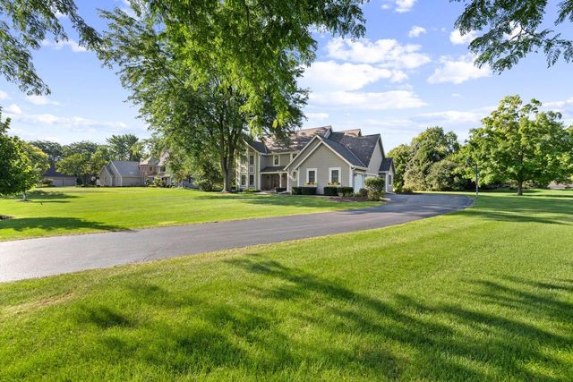 7123 W Lantern LANE, Mequon, WI 53092