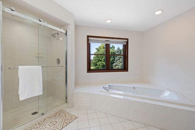7123 W Lantern LANE, Mequon, WI 53092