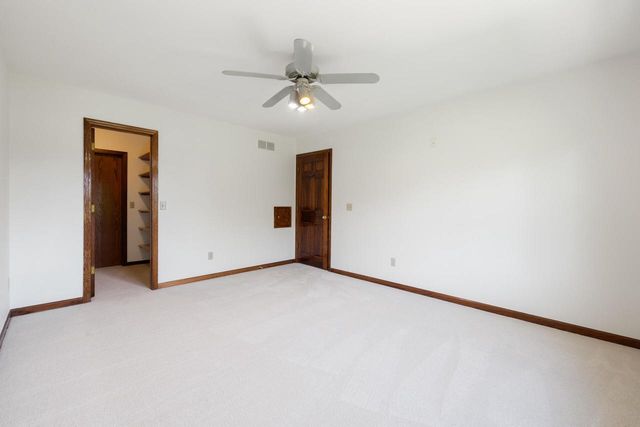7123 W Lantern LANE, Mequon, WI 53092