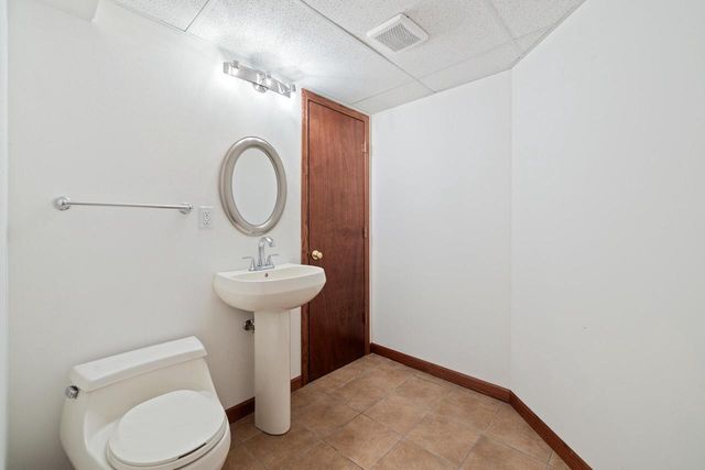 7123 W Lantern LANE, Mequon, WI 53092