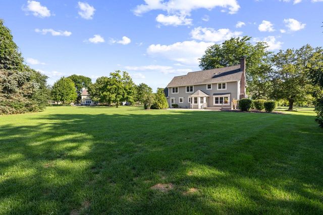 7123 W Lantern LANE, Mequon, WI 53092