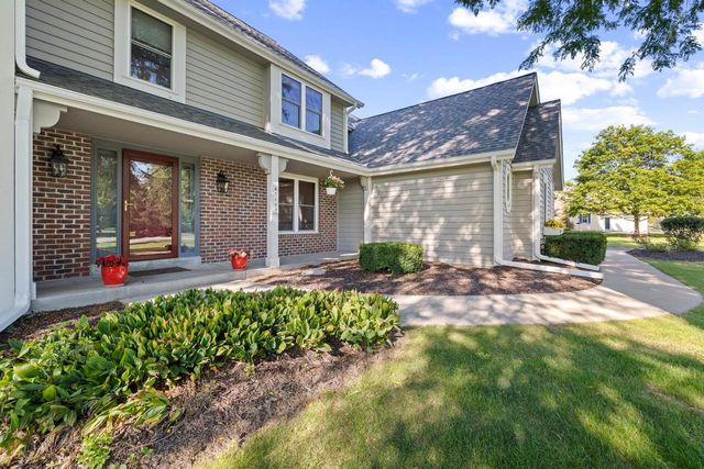 7123 W Lantern LANE, Mequon, WI 53092