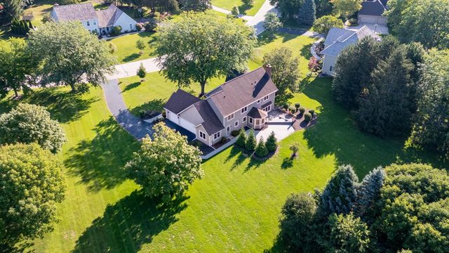 7123 W Lantern LANE, Mequon, WI 53092