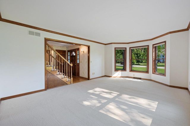 7123 W Lantern LANE, Mequon, WI 53092
