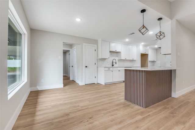 6016 Jacqueline Road, Fort Worth, TX 76112