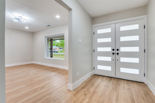 6016 Jacqueline Road, Fort Worth, TX 76112