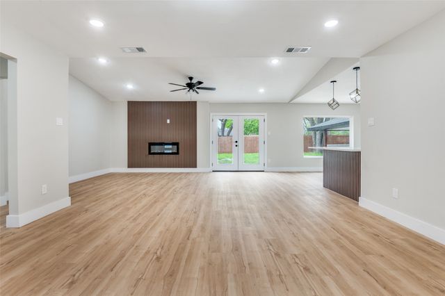 6016 Jacqueline Road, Fort Worth, TX 76112