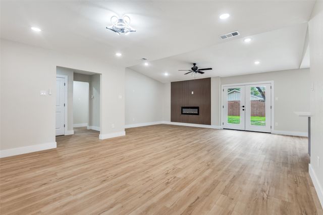 6016 Jacqueline Road, Fort Worth, TX 76112