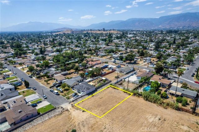 25604 Walker, San Bernardino, CA 92346
