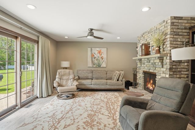 2060 Maid Marion Drive N, Schererville, IN 46375