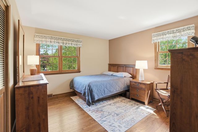 2060 Maid Marion Drive N, Schererville, IN 46375