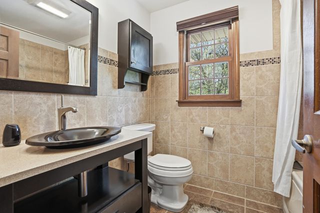 2060 Maid Marion Drive N, Schererville, IN 46375