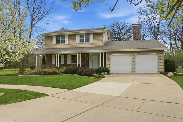 2060 Maid Marion Drive N, Schererville, IN 46375