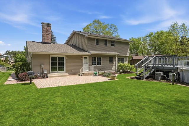 2060 Maid Marion Drive N, Schererville, IN 46375