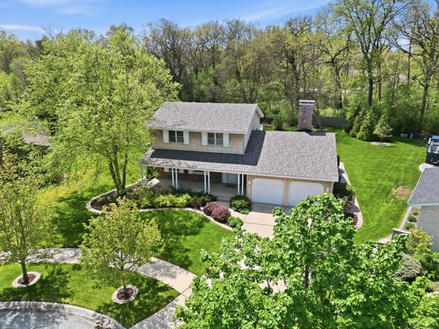 2060 Maid Marion Drive N, Schererville, IN 46375