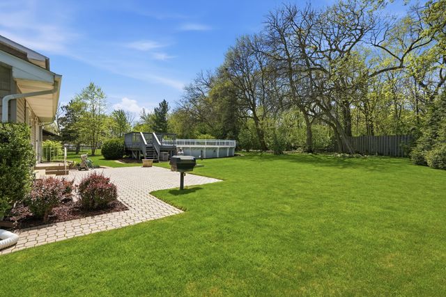 2060 Maid Marion Drive N, Schererville, IN 46375