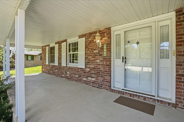 2060 Maid Marion Drive N, Schererville, IN 46375