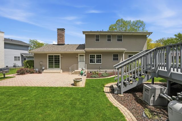 2060 Maid Marion Drive N, Schererville, IN 46375