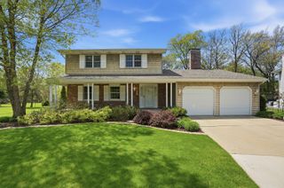 2060 Maid Marion Drive N, Schererville, IN 46375