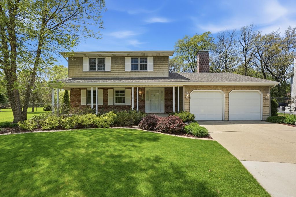2060 Maid Marion Drive N, Schererville, IN 46375