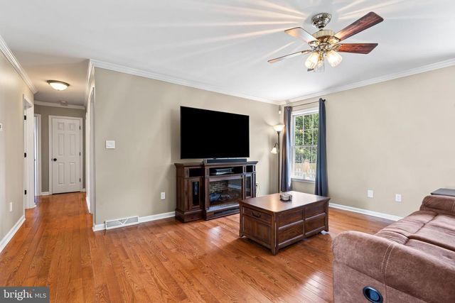 1825 W HIGHLAND CT, Greencastle, PA 17225