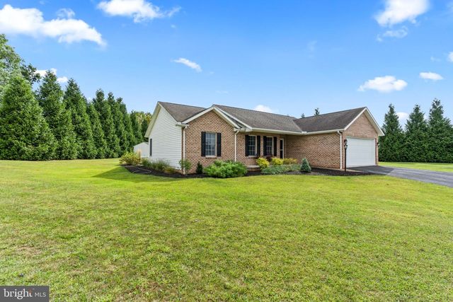 1825 W HIGHLAND CT, Greencastle, PA 17225