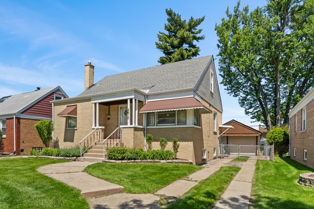 4610 W 97th Place, Oak Lawn, IL 60453