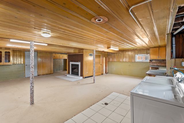 4610 W 97th Place, Oak Lawn, IL 60453
