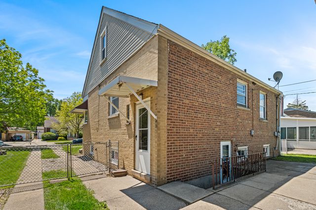 4610 W 97th Place, Oak Lawn, IL 60453