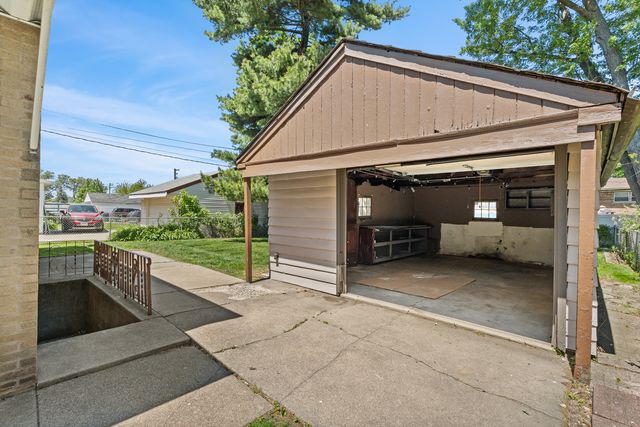 4610 W 97th Place, Oak Lawn, IL 60453