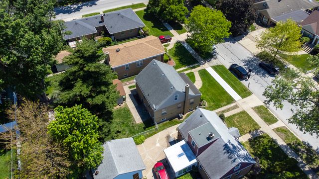 4610 W 97th Place, Oak Lawn, IL 60453
