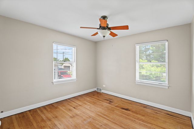 4610 W 97th Place, Oak Lawn, IL 60453