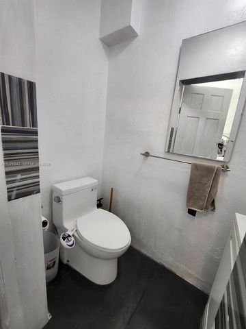 3560 NW 19th St, Miami, FL 33125