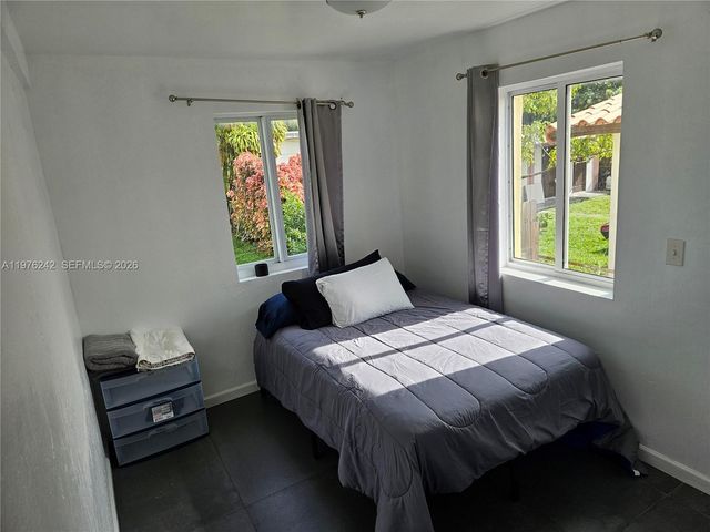 3560 NW 19th St, Miami, FL 33125