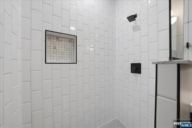 21 Lincoln 101, Newark, NJ 07102