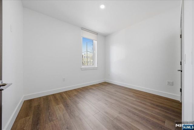 21 Lincoln 101, Newark, NJ 07102