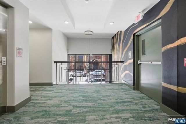 21 Lincoln 101, Newark, NJ 07102