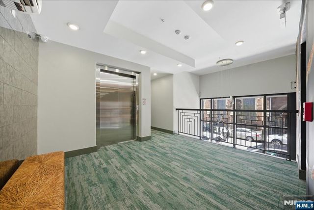 21 Lincoln 101, Newark, NJ 07102