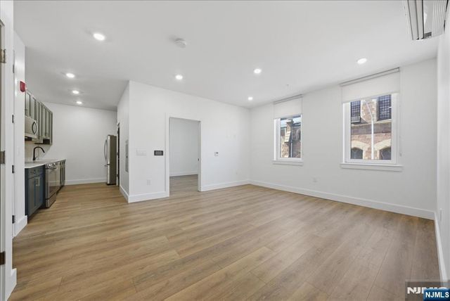 21 Lincoln 101, Newark, NJ 07102
